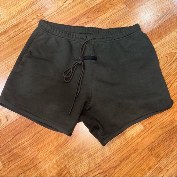 Fear Of God Essentials Athletic Shorts - Picture 1 of 5